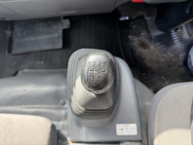 エルフトラック アルミバン ワイドロング パワーゲート 太陽ボデー 4,190×2,100×1,650 リア観音扉 ラッシング1段 新明和 ゲート付 積載2t F6 6速 マニュアル バックカメラ キーレス アイドリングストップ ドラレコ(31枚目)