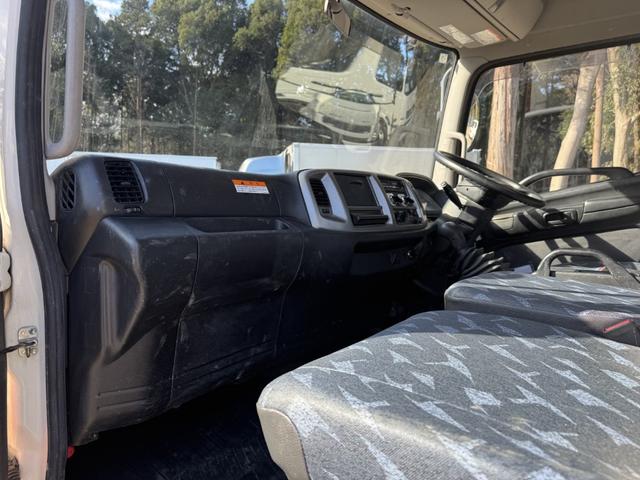 ヒノレンジャー 散水車　サカイ　ＳＴ４Ｅ　数量３９００Ｌ　前後散水　サブエンジン式　排出ホース　吸水ホース　走行６千ｋｍ　ＡＴ　オートマ　２ペダル　積載３．９ｔ　ＥＴＣ１．０　サブＥ／Ｇ（34枚目）