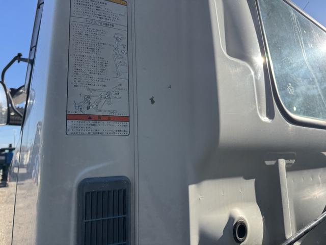 ヒノレンジャー 散水車　サカイ　ＳＴ４Ｅ　数量３９００Ｌ　前後散水　サブエンジン式　排出ホース　吸水ホース　走行６千ｋｍ　ＡＴ　オートマ　２ペダル　積載３．９ｔ　ＥＴＣ１．０　サブＥ／Ｇ（47枚目）