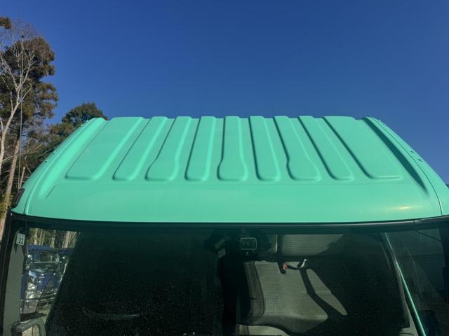 デュトロ プレスパッカー　ワイド　極東開発　ＧＢ８３－２７Ｈ－Ｓ　８．３立米　連続スイッチ　汚水タンク付　積載２．７５ｔ　Ｆ６　６速　マニュアル　塵芥車　プレス式　極東パッカー　ゴミ収集車　バックカメラ　アイドリングストップ（46枚目）