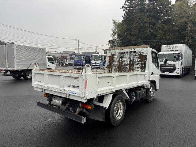 ＮＴ４５０アトラス 強化ダンプ　１０尺　フルスーパーロー　３ｔ４ナンバー　キャンターＯＥＭ　新明和　ＤＲ２－０１１０ＳＹ　走行３４千ｋｍ　積載３ｔ　Ｉ５　５速　マニュアル　新明和ダンプ　３ｔダンプ　車線逸脱警報装置　横滑り防止　衝突被害軽減ブレーキ（4枚目）