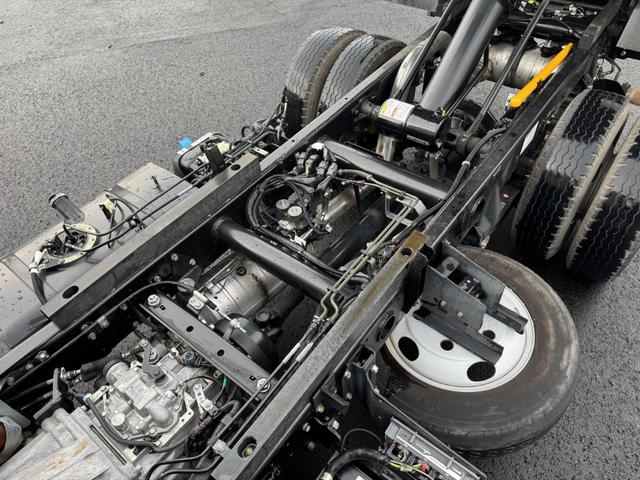 ＮＴ４５０アトラス 強化ダンプ　１０尺　フルスーパーロー　３ｔ４ナンバー　キャンターＯＥＭ　新明和　ＤＲ２－０１１０ＳＹ　走行３４千ｋｍ　積載３ｔ　Ｉ５　５速　マニュアル　新明和ダンプ　３ｔダンプ　車線逸脱警報装置　横滑り防止　衝突被害軽減ブレーキ（17枚目）