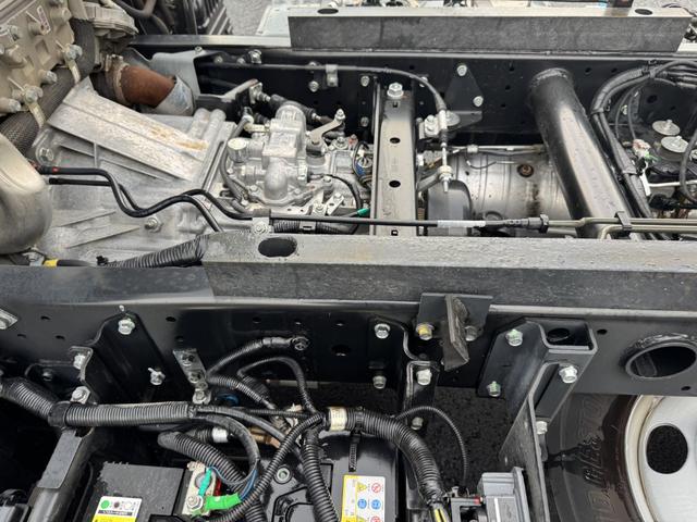 ＮＴ４５０アトラス 強化ダンプ　１０尺　フルスーパーロー　３ｔ４ナンバー　キャンターＯＥＭ　新明和　ＤＲ２－０１１０ＳＹ　走行３４千ｋｍ　積載３ｔ　Ｉ５　５速　マニュアル　新明和ダンプ　３ｔダンプ　車線逸脱警報装置　横滑り防止　衝突被害軽減ブレーキ（22枚目）