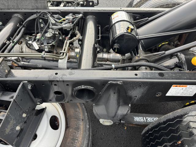 ＮＴ４５０アトラス 強化ダンプ　１０尺　フルスーパーロー　３ｔ４ナンバー　キャンターＯＥＭ　新明和　ＤＲ２－０１１０ＳＹ　走行３４千ｋｍ　積載３ｔ　Ｉ５　５速　マニュアル　新明和ダンプ　３ｔダンプ　車線逸脱警報装置　横滑り防止　衝突被害軽減ブレーキ（23枚目）