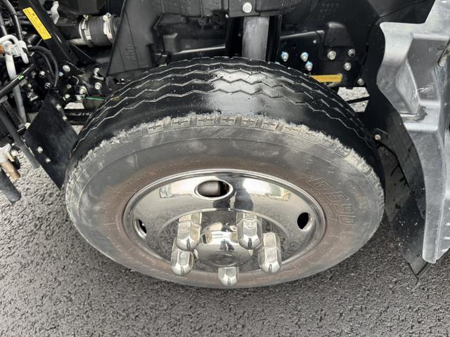 ＮＴ４５０アトラス 強化ダンプ　１０尺　フルスーパーロー　３ｔ４ナンバー　キャンターＯＥＭ　新明和　ＤＲ２－０１１０ＳＹ　走行３４千ｋｍ　積載３ｔ　Ｉ５　５速　マニュアル　新明和ダンプ　３ｔダンプ　車線逸脱警報装置　横滑り防止　衝突被害軽減ブレーキ（42枚目）