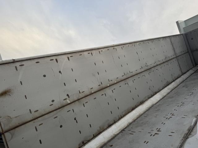 スーパーグレート 深ダンプ　２デフ　土砂禁　新明和　ＤＲ１２－０２ＳＣ　２１立米　６，５００×２，１６０×１，５００　オールステンレス　水密　積載１０．１ｔ　車検付　アルミホイール　シフトパイロット　２ペダル　大型ダンプ（11枚目）