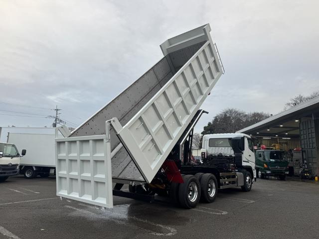 スーパーグレート 深ダンプ　２デフ　土砂禁　新明和　ＤＲ１２－０２ＳＣ　２１立米　６，５００×２，１６０×１，５００　オールステンレス　水密　積載１０．１ｔ　車検付　アルミホイール　シフトパイロット　２ペダル　大型ダンプ（15枚目）