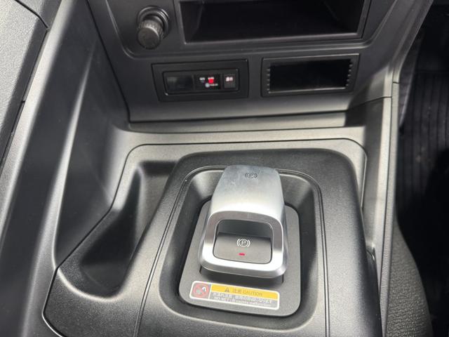 スーパーグレート 深ダンプ　２デフ　土砂禁　新明和　ＤＲ１２－０２ＳＣ　２１立米　６，５００×２，１６０×１，５００　オールステンレス　水密　積載１０．１ｔ　車検付　アルミホイール　シフトパイロット　２ペダル　大型ダンプ（37枚目）