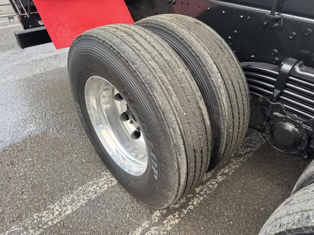 スーパーグレート 深ダンプ　２デフ　土砂禁　新明和　ＤＲ１２－０２ＳＣ　２１立米　６，５００×２，１６０×１，５００　オールステンレス　水密　積載１０．１ｔ　車検付　アルミホイール　シフトパイロット　２ペダル　大型ダンプ（52枚目）