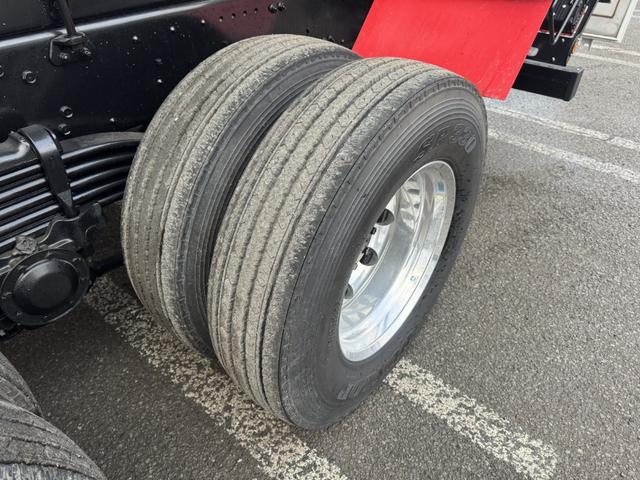 スーパーグレート 深ダンプ　２デフ　土砂禁　新明和　ＤＲ１２－０２ＳＣ　２１立米　６，５００×２，１６０×１，５００　オールステンレス　水密　積載１０．１ｔ　車検付　アルミホイール　シフトパイロット　２ペダル　大型ダンプ（54枚目）