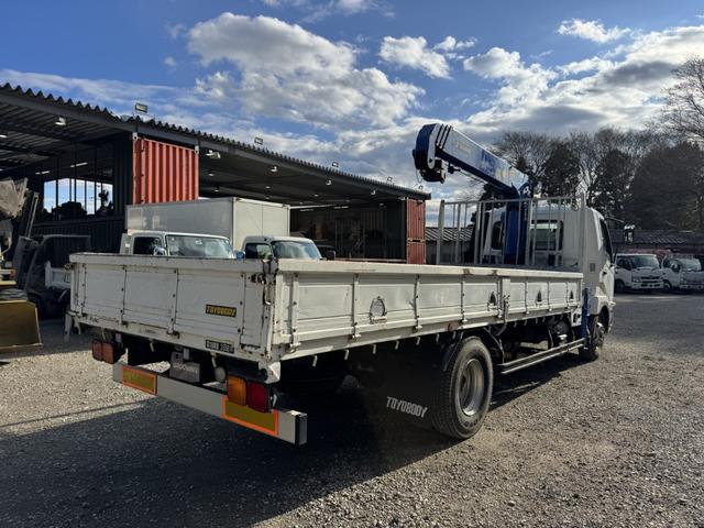 ファイター ２．９ｔ吊４段クレーン　木平　タダノ　ＺＥ３０４ＨＲ　フックイン　ラジコン　５，４６０×２，１５０　ロープ穴４対　積載２．６５ｔ　Ｆ６　６速　マニュアル　吊ｔ数２．９ｔ吊　４段ブーム　古河ユニック　送信機　４ｔクレーン（4枚目）