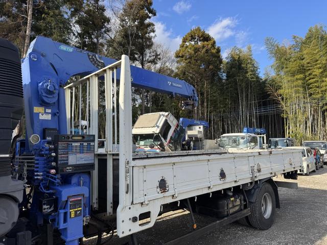 ファイター ２．９ｔ吊４段クレーン　木平　タダノ　ＺＥ３０４ＨＲ　フックイン　ラジコン　５，４６０×２，１５０　ロープ穴４対　積載２．６５ｔ　Ｆ６　６速　マニュアル　吊ｔ数２．９ｔ吊　４段ブーム　古河ユニック　送信機　４ｔクレーン（8枚目）