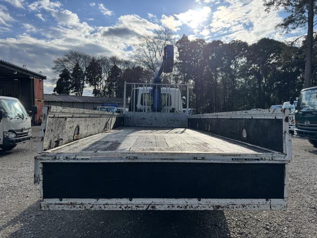 ファイター ２．９ｔ吊４段クレーン　木平　タダノ　ＺＥ３０４ＨＲ　フックイン　ラジコン　５，４６０×２，１５０　ロープ穴４対　積載２．６５ｔ　Ｆ６　６速　マニュアル　吊ｔ数２．９ｔ吊　４段ブーム　古河ユニック　送信機　４ｔクレーン（10枚目）