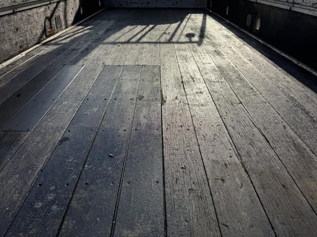 ファイター ２．９ｔ吊４段クレーン　木平　タダノ　ＺＥ３０４ＨＲ　フックイン　ラジコン　５，４６０×２，１５０　ロープ穴４対　積載２．６５ｔ　Ｆ６　６速　マニュアル　吊ｔ数２．９ｔ吊　４段ブーム　古河ユニック　送信機　４ｔクレーン（13枚目）