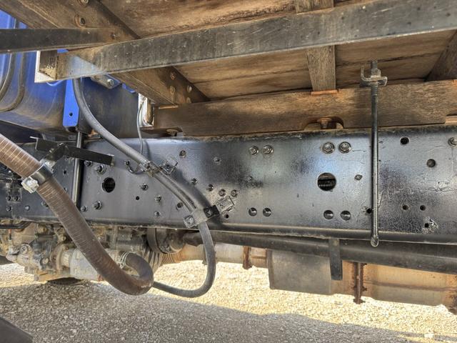 ファイター ２．９ｔ吊４段クレーン　木平　タダノ　ＺＥ３０４ＨＲ　フックイン　ラジコン　５，４６０×２，１５０　ロープ穴４対　積載２．６５ｔ　Ｆ６　６速　マニュアル　吊ｔ数２．９ｔ吊　４段ブーム　古河ユニック　送信機　４ｔクレーン（27枚目）