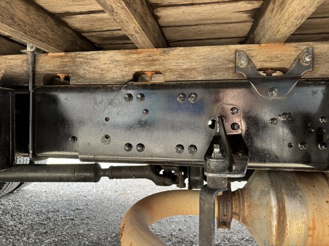 ファイター ２．９ｔ吊４段クレーン　木平　タダノ　ＺＥ３０４ＨＲ　フックイン　ラジコン　５，４６０×２，１５０　ロープ穴４対　積載２．６５ｔ　Ｆ６　６速　マニュアル　吊ｔ数２．９ｔ吊　４段ブーム　古河ユニック　送信機　４ｔクレーン（28枚目）