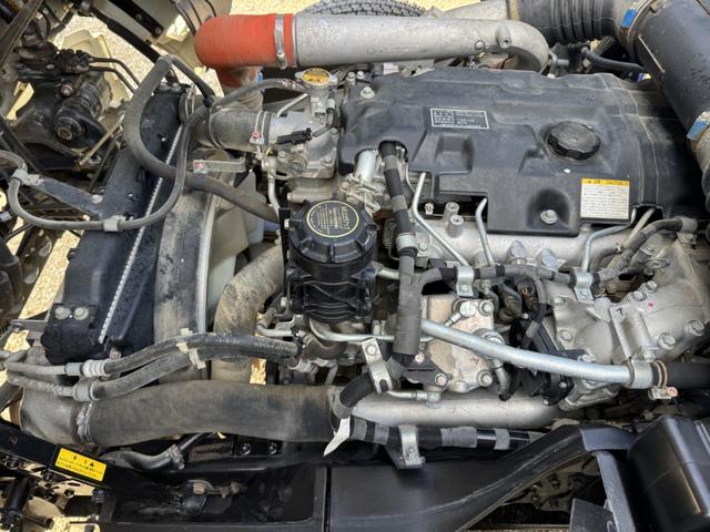 ファイター ２．９ｔ吊４段クレーン　木平　タダノ　ＺＥ３０４ＨＲ　フックイン　ラジコン　５，４６０×２，１５０　ロープ穴４対　積載２．６５ｔ　Ｆ６　６速　マニュアル　吊ｔ数２．９ｔ吊　４段ブーム　古河ユニック　送信機　４ｔクレーン（42枚目）