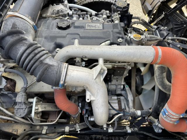 ファイター ２．９ｔ吊４段クレーン　木平　タダノ　ＺＥ３０４ＨＲ　フックイン　ラジコン　５，４６０×２，１５０　ロープ穴４対　積載２．６５ｔ　Ｆ６　６速　マニュアル　吊ｔ数２．９ｔ吊　４段ブーム　古河ユニック　送信機　４ｔクレーン（43枚目）