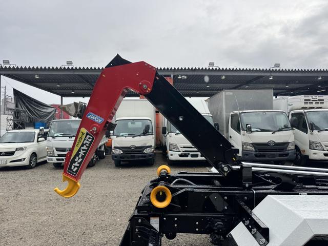 ファイター フックロール　極東開発　ＪＭ０４－５５－Ｄ　ツインホイスト　キャブバックステップ　ラジコン　車検付　積載３．４５ｔ　Ｆ６　６速　マニュアル　脱着装置付コンテナ専用車　コンテナ車　アームロール（15枚目）