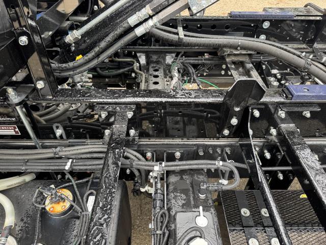 ファイター フックロール　極東開発　ＪＭ０４－５５－Ｄ　ツインホイスト　キャブバックステップ　ラジコン　車検付　積載３．４５ｔ　Ｆ６　６速　マニュアル　脱着装置付コンテナ専用車　コンテナ車　アームロール（21枚目）