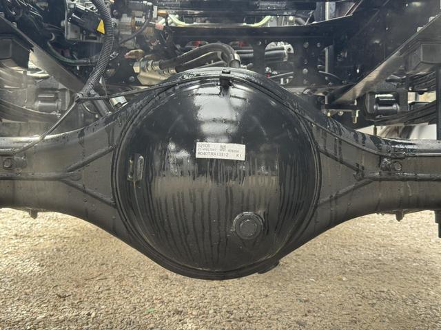 ファイター フックロール　極東開発　ＪＭ０４－５５－Ｄ　ツインホイスト　キャブバックステップ　ラジコン　車検付　積載３．４５ｔ　Ｆ６　６速　マニュアル　脱着装置付コンテナ専用車　コンテナ車　アームロール（24枚目）