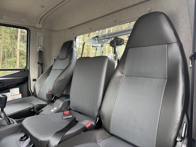 ファイター フックロール　極東開発　ＪＭ０４－５５－Ｄ　ツインホイスト　キャブバックステップ　ラジコン　車検付　積載３．４５ｔ　Ｆ６　６速　マニュアル　脱着装置付コンテナ専用車　コンテナ車　アームロール（37枚目）