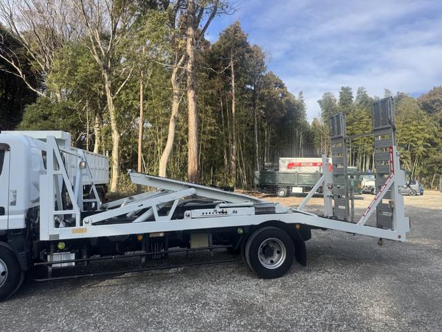 キャンター ２台積キャリアカー　赤城車体　ＳＩＦ－８３Ｍ　ウインチ　ラジコン　油圧ゲート　積載３．６ｔ　シフト：デュオニック　２ペダル　セミオートマ　車輛運搬車　車載車　ＥＴＣ１．０（7枚目）