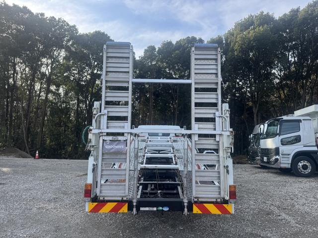 キャンター ２台積キャリアカー　赤城車体　ＳＩＦ－８３Ｍ　ウインチ　ラジコン　油圧ゲート　積載３．６ｔ　シフト：デュオニック　２ペダル　セミオートマ　車輛運搬車　車載車　ＥＴＣ１．０（9枚目）