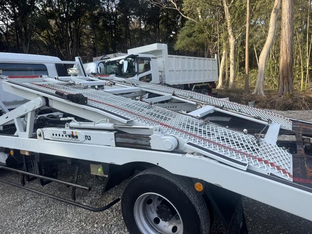 キャンター ２台積キャリアカー　赤城車体　ＳＩＦ－８３Ｍ　ウインチ　ラジコン　油圧ゲート　積載３．６ｔ　シフト：デュオニック　２ペダル　セミオートマ　車輛運搬車　車載車　ＥＴＣ１．０（22枚目）