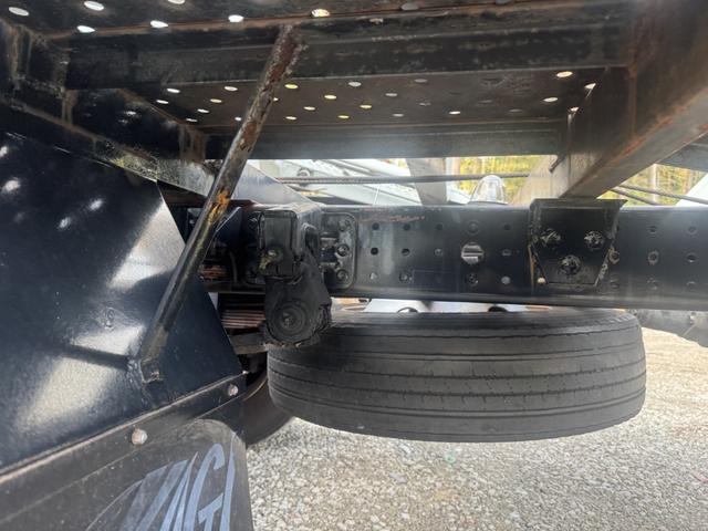 キャンター ２台積キャリアカー　赤城車体　ＳＩＦ－８３Ｍ　ウインチ　ラジコン　油圧ゲート　積載３．６ｔ　シフト：デュオニック　２ペダル　セミオートマ　車輛運搬車　車載車　ＥＴＣ１．０（29枚目）