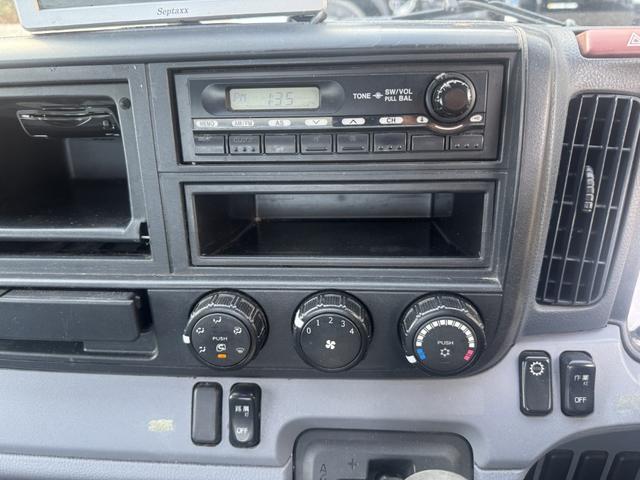 キャンター ２台積キャリアカー　赤城車体　ＳＩＦ－８３Ｍ　ウインチ　ラジコン　油圧ゲート　積載３．６ｔ　シフト：デュオニック　２ペダル　セミオートマ　車輛運搬車　車載車　ＥＴＣ１．０（34枚目）