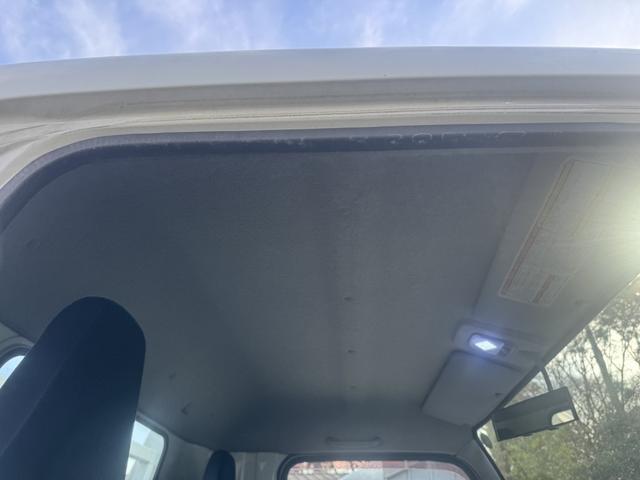 キャンター ２台積キャリアカー　赤城車体　ＳＩＦ－８３Ｍ　ウインチ　ラジコン　油圧ゲート　積載３．６ｔ　シフト：デュオニック　２ペダル　セミオートマ　車輛運搬車　車載車　ＥＴＣ１．０（39枚目）