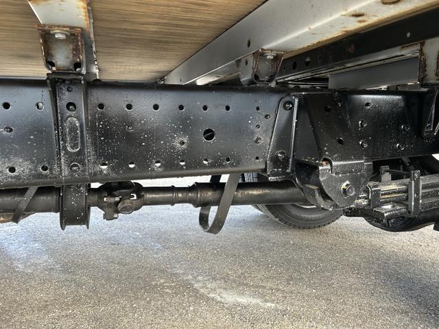 デュトロ 木平 ワイドロング 4,360×2,080 3方開 丸かんフック3対 精工ラック 走行50千km 積載2t シフト:F6 6速 マニュアル 2t平 平ボディー ETC1.0 アイドリングストップ(15枚目)