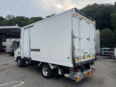 初回お問い合わせからご納車まで、わかりやすくスムーズなお取引を心がけております。中古トラックの購入がはじめての方も、どうぞお気軽にお問い合わせください。 5