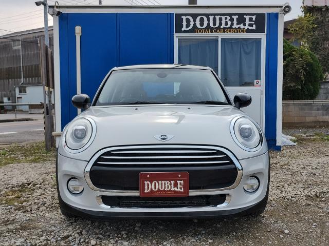 ＭＩＮＩ クーパー　クーパー　５人乗り　純正ナビ　ＥＴＣ　純正アルミ　ブラックルーフ　Ｂｌｕｅｔｏｏｔｈ　コンフォートアクセス　ＬＥＤヘッドライト　ＬＥＤフォグライト　オートライト　実走行１７０００ｋｍ　半年保証付（9枚目）