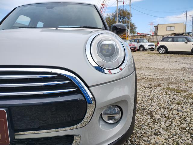 ＭＩＮＩ クーパー　クーパー　５人乗り　純正ナビ　ＥＴＣ　純正アルミ　ブラックルーフ　Ｂｌｕｅｔｏｏｔｈ　コンフォートアクセス　ＬＥＤヘッドライト　ＬＥＤフォグライト　オートライト　実走行１７０００ｋｍ　半年保証付（11枚目）