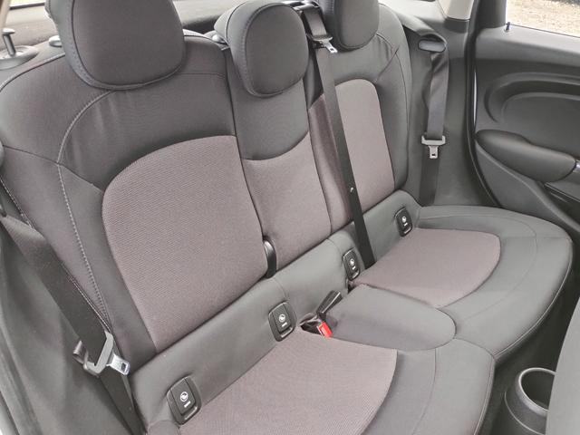 ＭＩＮＩ クーパー　クーパー　５人乗り　純正ナビ　ＥＴＣ　純正アルミ　ブラックルーフ　Ｂｌｕｅｔｏｏｔｈ　コンフォートアクセス　ＬＥＤヘッドライト　ＬＥＤフォグライト　オートライト　実走行１７０００ｋｍ　半年保証付（42枚目）