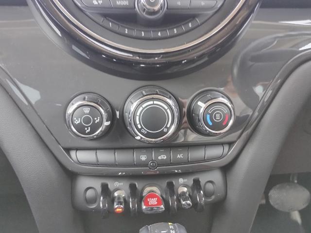 ＭＩＮＩ クロスオーバー　バッキンガム　Ｂｌｕｅｔｏｏｔｈ　オートクルーズ　オートライト　ＬＥＤヘッド＆ＬＥＤフォグライト　純正ＨＤＤナビ　ＥＴＣ　ルーフレール　コンフォートアクセス　純正１６インチアルミ　ドライビングＰＫＧ　半年保証付（34枚目）