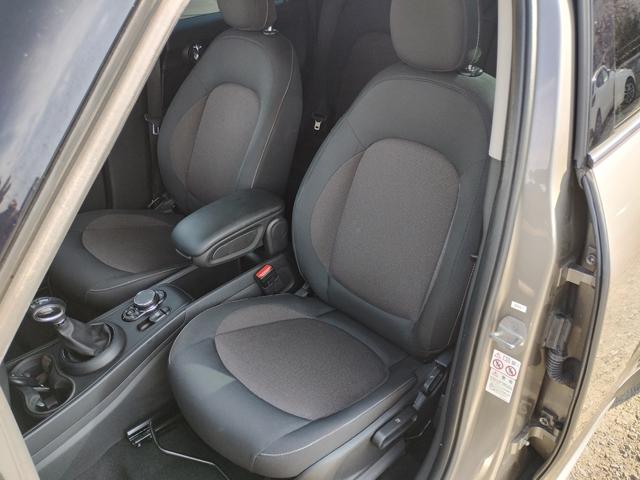 ＭＩＮＩ クロスオーバー　バッキンガム　Ｂｌｕｅｔｏｏｔｈ　オートクルーズ　オートライト　ＬＥＤヘッド＆ＬＥＤフォグライト　純正ＨＤＤナビ　ＥＴＣ　ルーフレール　コンフォートアクセス　純正１６インチアルミ　ドライビングＰＫＧ　半年保証付（40枚目）