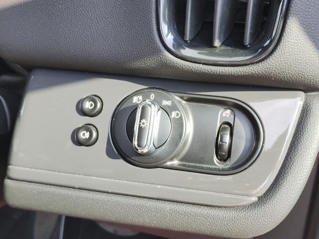 ＭＩＮＩ クロスオーバー　バッキンガム　Ｂｌｕｅｔｏｏｔｈ　オートクルーズ　オートライト　ＬＥＤヘッド＆ＬＥＤフォグライト　純正ＨＤＤナビ　ＥＴＣ　ルーフレール　コンフォートアクセス　純正１６インチアルミ　ドライビングＰＫＧ　半年保証付（54枚目）