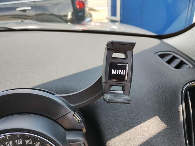 ＭＩＮＩ クロスオーバー　バッキンガム　Ｂｌｕｅｔｏｏｔｈ　オートクルーズ　オートライト　ＬＥＤヘッド＆ＬＥＤフォグライト　純正ＨＤＤナビ　ＥＴＣ　ルーフレール　コンフォートアクセス　純正１６インチアルミ　ドライビングＰＫＧ　半年保証付（55枚目）