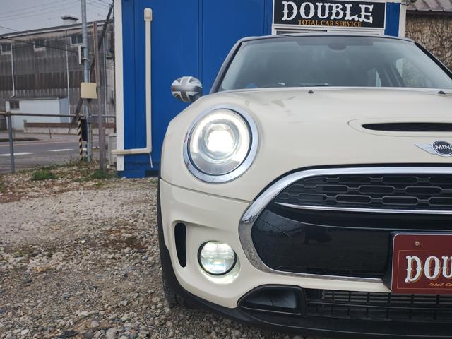 ＭＩＮＩ クーパーＳ　クラブマン　クラブマン　クーパーＳ　純正ナビ　バックカメラ　ＥＴＣ　ＬＥＤヘッド＆フォグライト　コンフォートアクセス　バックソナー　純正１７インチアルミ　ブラックルーフ　ＵＳＢ　Ｂｌｕｅｔｏｏｔｈ　半年保証付（13枚目）