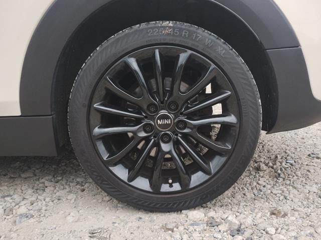 ＭＩＮＩ クーパーＳ　クラブマン　クラブマン　クーパーＳ　純正ナビ　バックカメラ　ＥＴＣ　ＬＥＤヘッド＆フォグライト　コンフォートアクセス　バックソナー　純正１７インチアルミ　ブラックルーフ　ＵＳＢ　Ｂｌｕｅｔｏｏｔｈ　半年保証付（25枚目）
