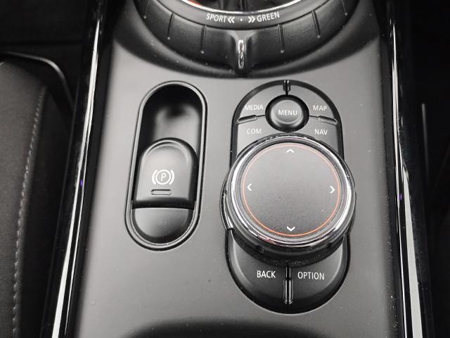 ＭＩＮＩ クーパーＳ　クラブマン　クラブマン　クーパーＳ　純正ナビ　バックカメラ　ＥＴＣ　ＬＥＤヘッド＆フォグライト　コンフォートアクセス　バックソナー　純正１７インチアルミ　ブラックルーフ　ＵＳＢ　Ｂｌｕｅｔｏｏｔｈ　半年保証付（38枚目）