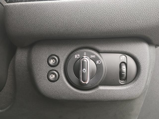 ＭＩＮＩ クーパーＳ　クラブマン　クラブマン　クーパーＳ　純正ナビ　バックカメラ　ＥＴＣ　ＬＥＤヘッド＆フォグライト　コンフォートアクセス　バックソナー　純正１７インチアルミ　ブラックルーフ　ＵＳＢ　Ｂｌｕｅｔｏｏｔｈ　半年保証付（58枚目）