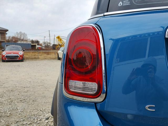 ＭＩＮＩ クーパーＤ　クロスオーバー　クーパーＤ　純正ナビ　バックカメラ　ＥＴＣ　オートクルーズ　クリアランスソナー　コンフォートアクセス　Ｂｌｕｅｔｏｏｔｈ　純正１７インチアルミ　スモークフィルム　ルーフレール　半年保証付（16枚目）