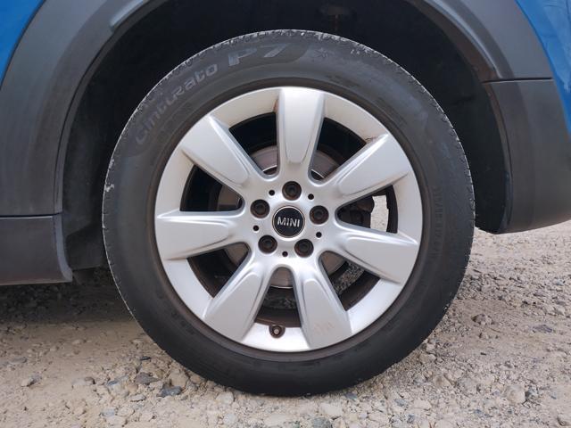 ＭＩＮＩ クーパーＤ　クロスオーバー　クーパーＤ　純正ナビ　バックカメラ　ＥＴＣ　オートクルーズ　クリアランスソナー　コンフォートアクセス　Ｂｌｕｅｔｏｏｔｈ　純正１７インチアルミ　スモークフィルム　ルーフレール　半年保証付（26枚目）