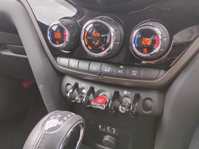 ＭＩＮＩ クーパーＤ　クロスオーバー　クーパーＤ　純正ナビ　バックカメラ　ＥＴＣ　オートクルーズ　クリアランスソナー　コンフォートアクセス　Ｂｌｕｅｔｏｏｔｈ　純正１７インチアルミ　スモークフィルム　ルーフレール　半年保証付（36枚目）
