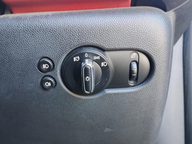 ＭＩＮＩ クーパーＳ　クーパーＳ　６速ＭＴ　ＪＣＷパッケージ　ＪＣＷマフラー　ＪＣＷチューニングキット　社外フロントリップ　純正ナビ　バックカメラ　ＥＴＣ　ローダウン　ＢＢＳ１７インチアルミ　スモークフィルム　半年保証付（60枚目）