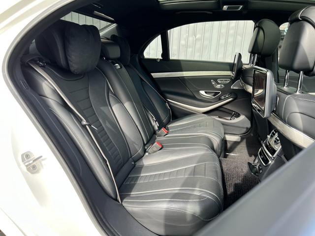 Ｓクラス Ｓ５５０ロング　ＡＭＧスポーツＰＫＧ／ショーファーＰＫＧ／ｄｅｓｉｇｎｏメタライズドアッシュ木目調インパネ加飾／サンルーフ／ブルメスター／本革黒シート／後席モニタ／純正ナビ／全方位モニター／鑑定書付／ユーザー買取（9枚目）